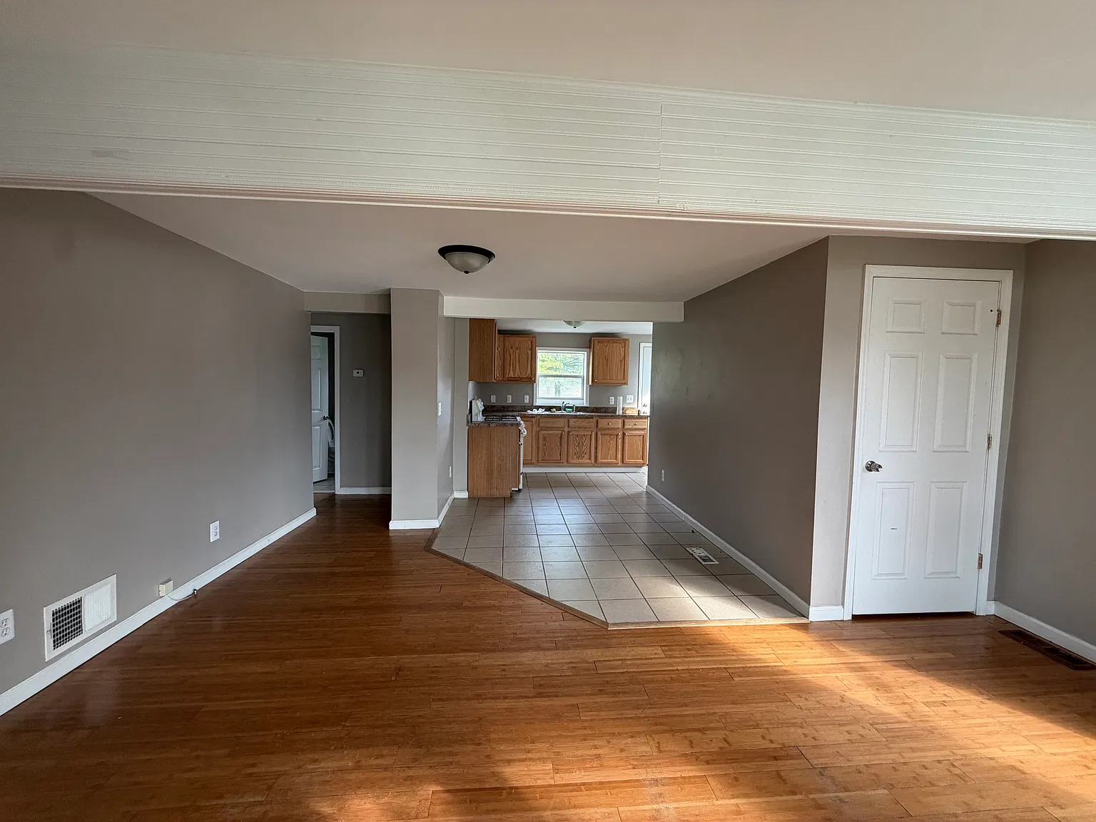 3 bed, 950 sqft, $1,450 — Photo 2
