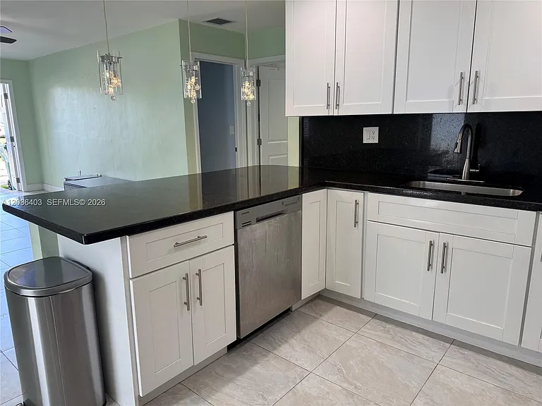 3528 SW 25th Ter #3528 — Photo 3