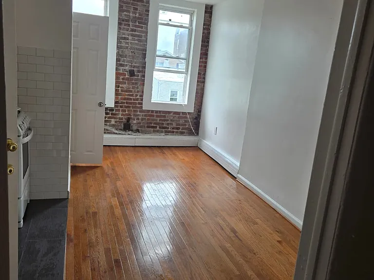 538 27th St #C2 — Photo 10