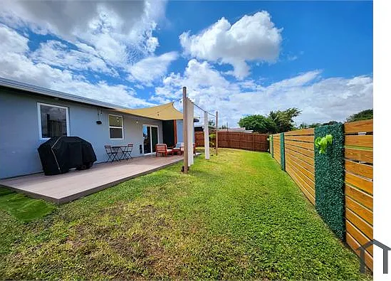 4475 NW 18th Ter — Photo 18