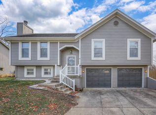 2109 NE McKee Ln, Lees Summit, MO 64086