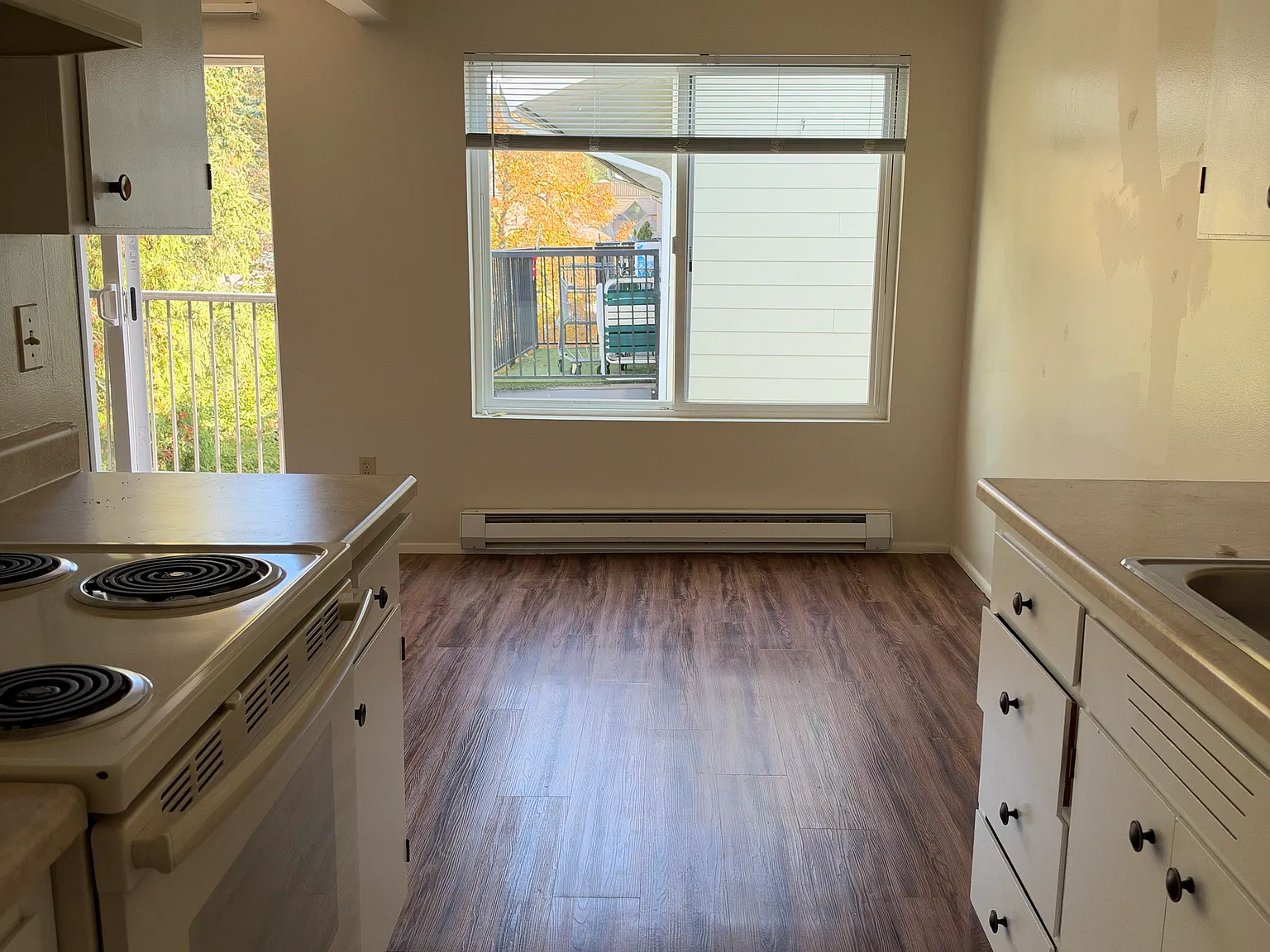 2 bed, 800 sqft, $1,745 — Photo 3