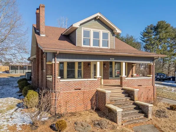 208 E Buck Ave, Rural Retreat, VA 24368