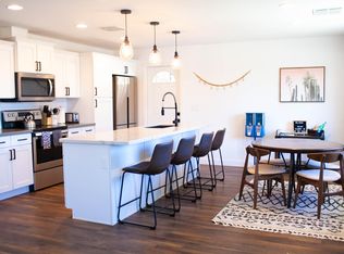 36 N Cottonwood Dr, Gilbert, AZ 85234