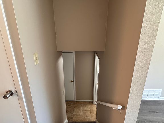 5th image of 8325 Fox St #8327