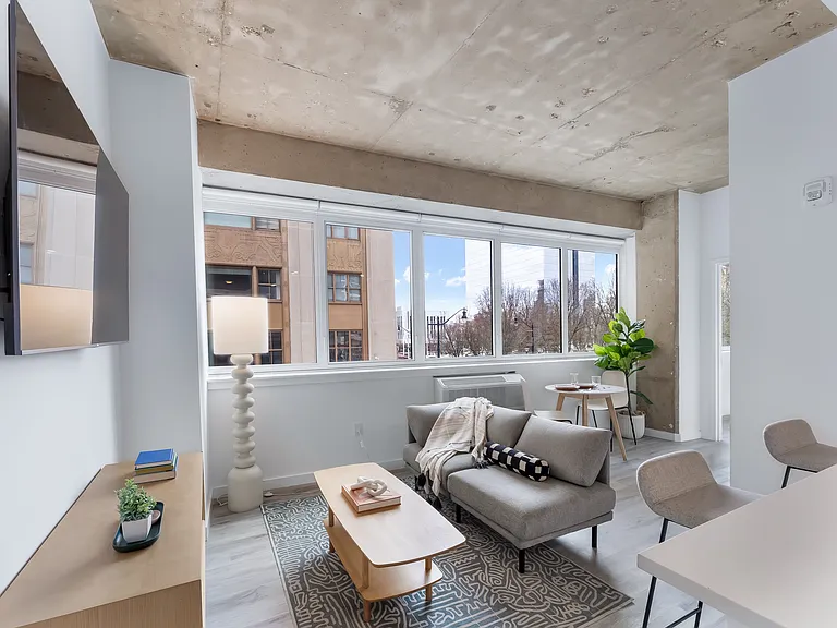 The Mercer — Photo 18