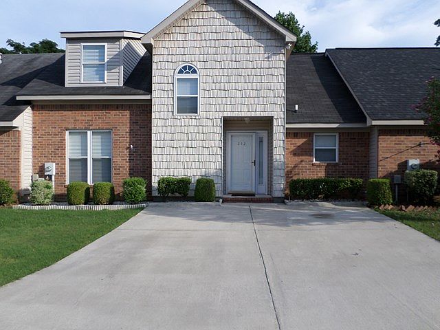 1st image of 212 Applecross Dr