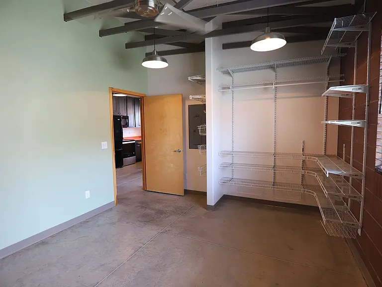 1252 Broadway St — Photo 10