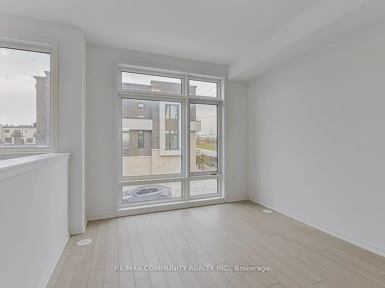 799 Heathrow Path — Photo 22