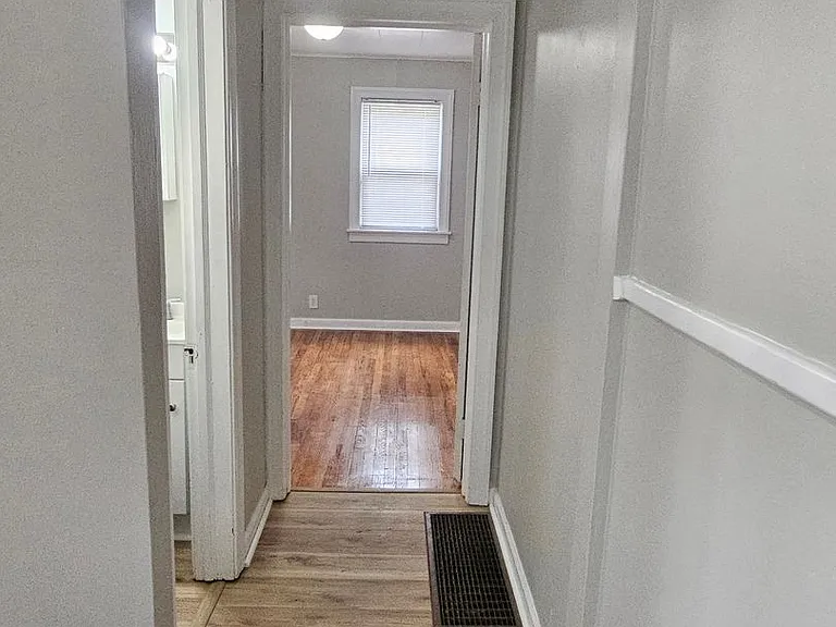 2710 E 10th St #2712 — Photo 3