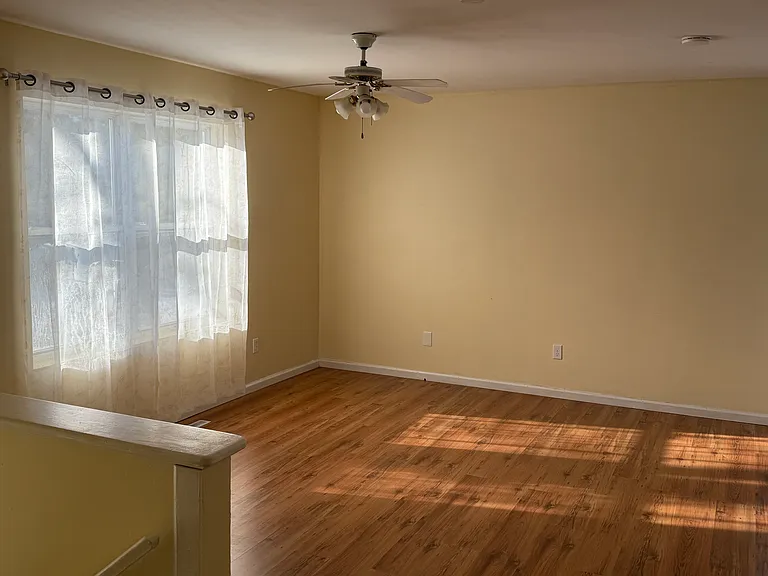 319 Meadowlark Dr — Photo 11