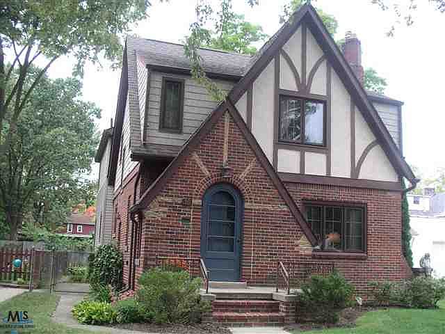 1st image of 16 Lodewyck St