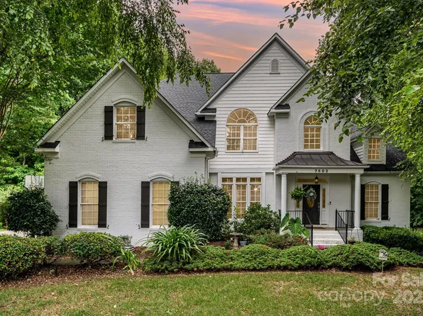 7602 Windsor Forest Pl, Harrisburg, NC 28075
