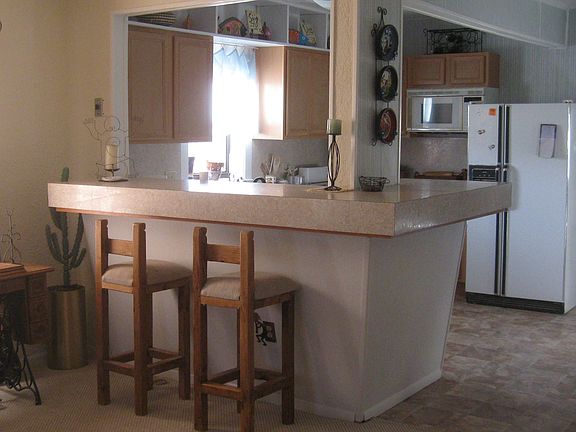 Kitchen and Snack Bar