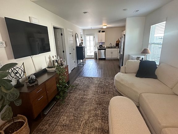 5th image of 514 W 21st St #1