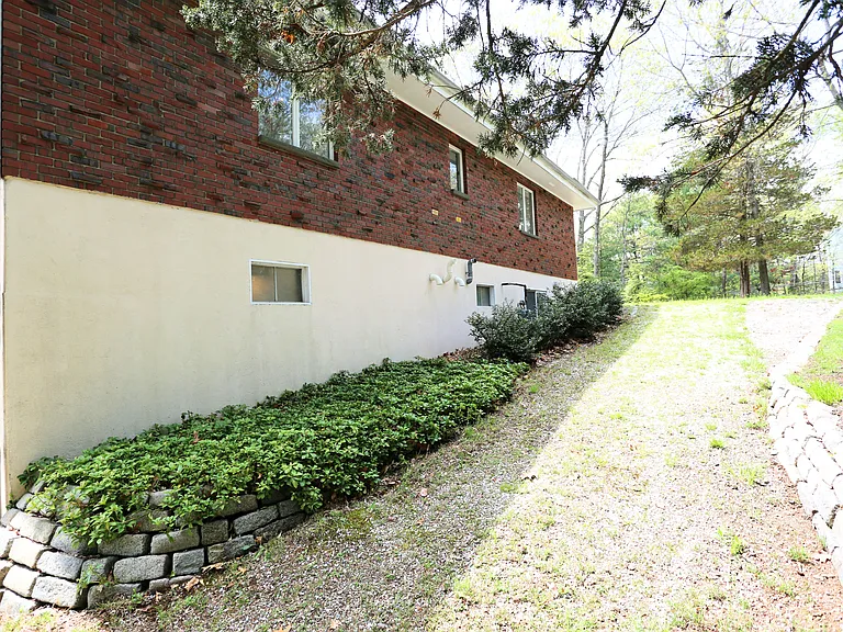 1 Piper Rd — Photo 9