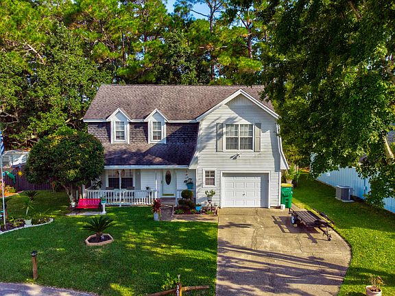 2nd image of 3076 Yorktown Cir