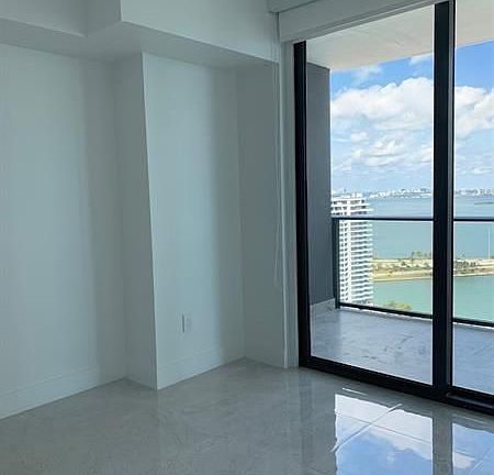 5th image of 501 NE 31st St Unit 2704