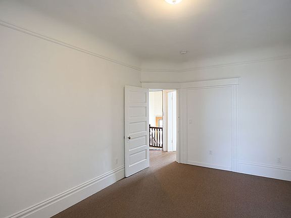 5th image of 732 Green St