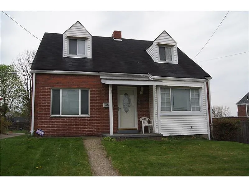 1604 Center Ave photo 1