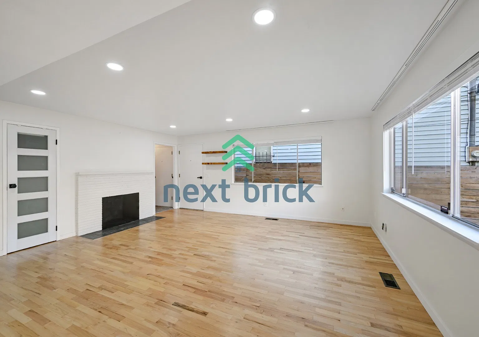 "Charming 3-Bedroom, 2-Bathroom Home in a Walkable Seattle Neighborhood" — Photo 2