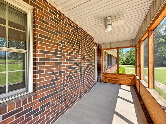 5th image of 566 Howlandville Rd