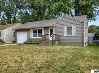 6779 Manderson St, Omaha, NE 68104