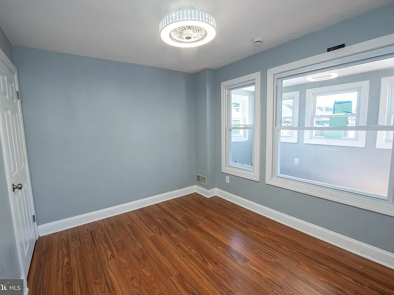 606 Green St — Photo 14