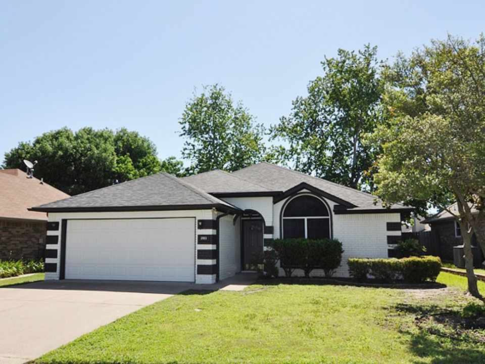 1st image of 2103 Stoneridge Dr