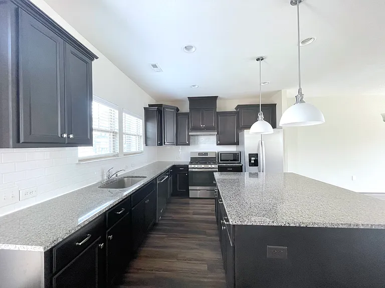 825 Grafton Peak Ln — Photo 6