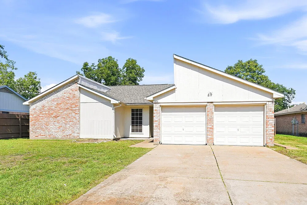 3 bed, 2.0 bath, 1452 sqft, $1,665 — Photo 3