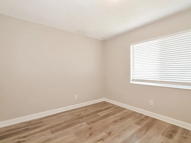 426 Iowa Woods Cir E — Photo 13