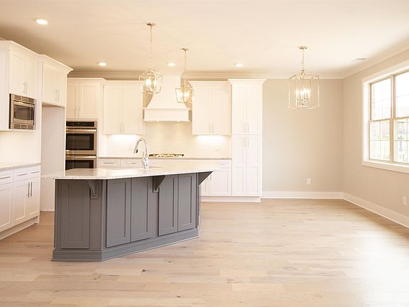 3rd image of 122 Thornwood Pl Lot 139