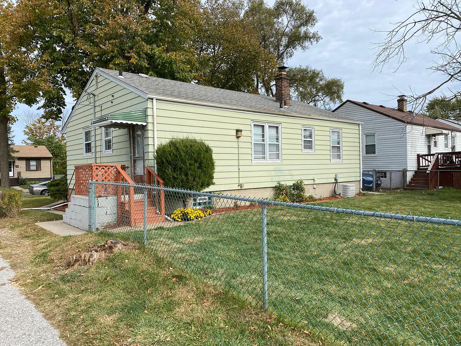3 bed, 925 sqft, $1,675 — Photo 2