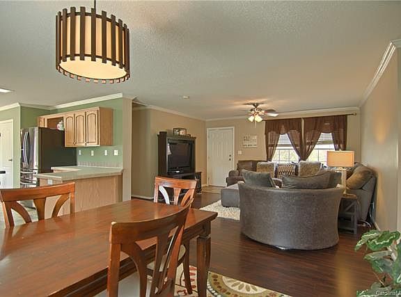 3rd image of 16 Cherry Hill Dr