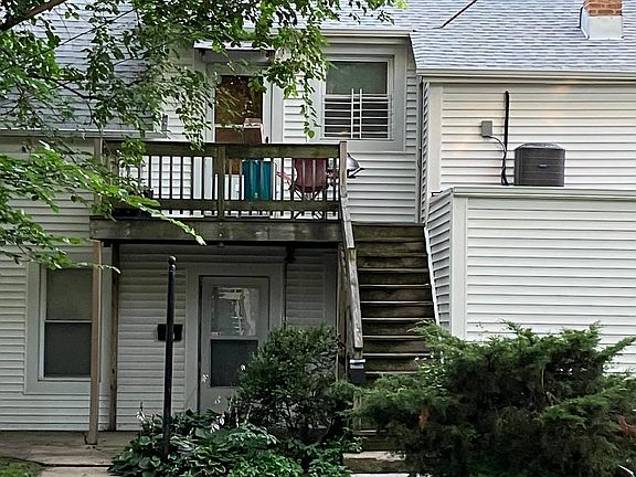 2nd image of 1116 Darrow Ave Unit 2R