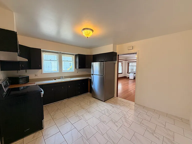 319 Thoma St — Photo 9