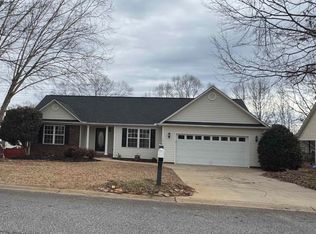 501 Belcher Home Pl, Boiling Springs, SC 29316