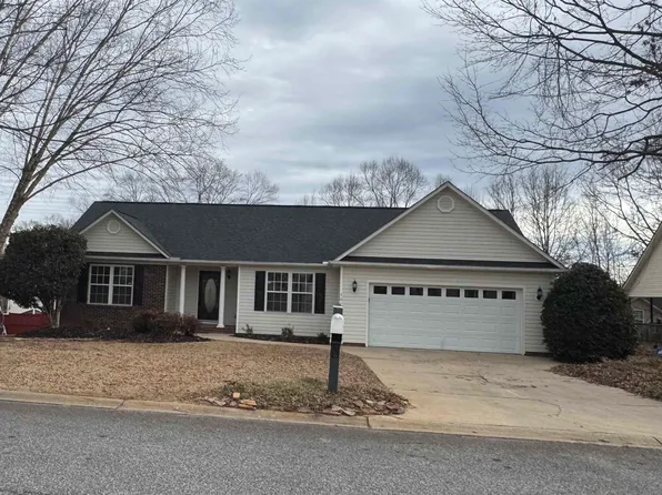 501 Belcher Home Pl, Boiling Springs, SC 29316