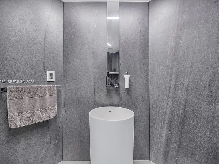 6365 Collins Ave #2301 — Photo 31