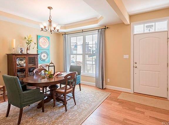 3rd image of 5408 Great Oaks Cir