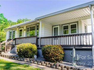 1627 36th Ave NE, Hickory, NC 28601