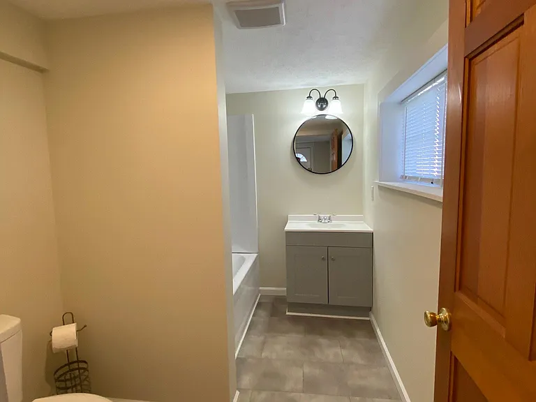 1574 Forrest Ave NE — Photo 9