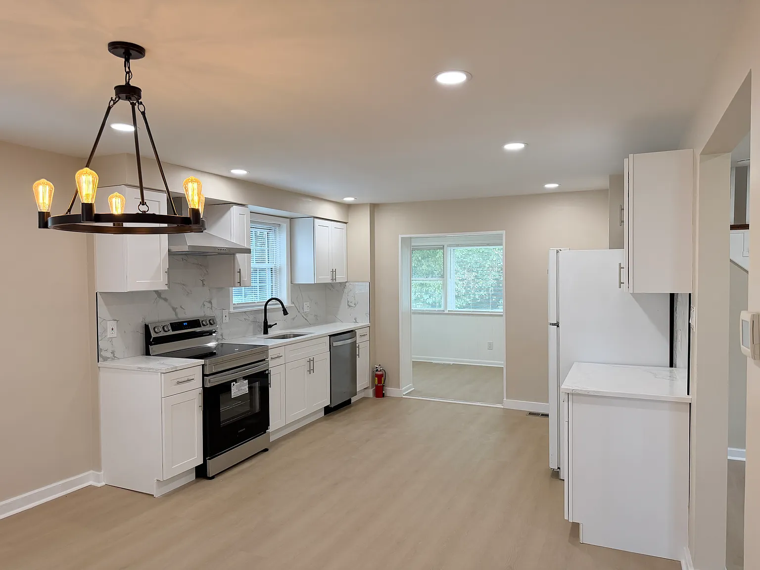 4 bed, 3.5 bath, 2693 sqft, $2,799 — Photo 3