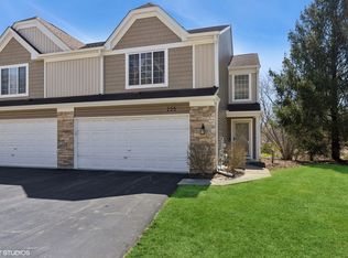 225 Locksley Dr, Streamwood, IL