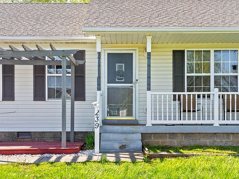 239 Golden Pond Ave — Photo 5