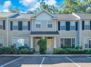 2231 Golden Oak Ln, Valrico, FL 33594