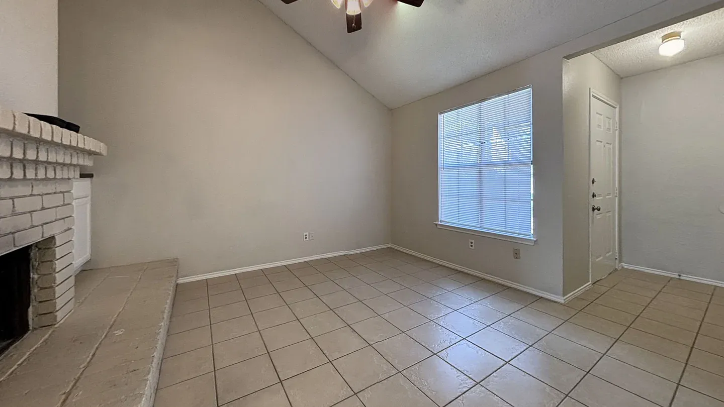 2 bed, 1185 sqft, $1,595 — Photo 1