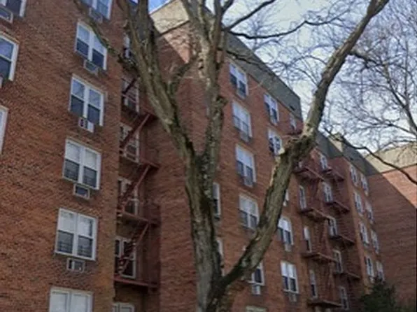 42-30 Douglaston Pkwy #6E, Queens, NY 11363