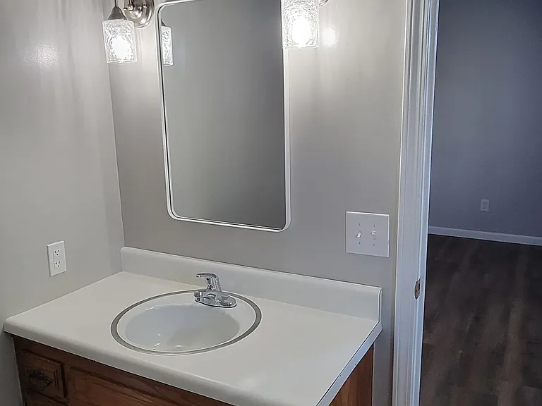 2804 E Linwood St — Photo 13